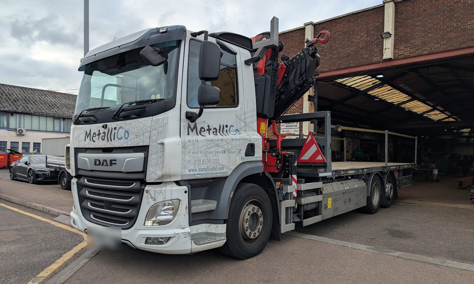 Metallico DAF crane lorry